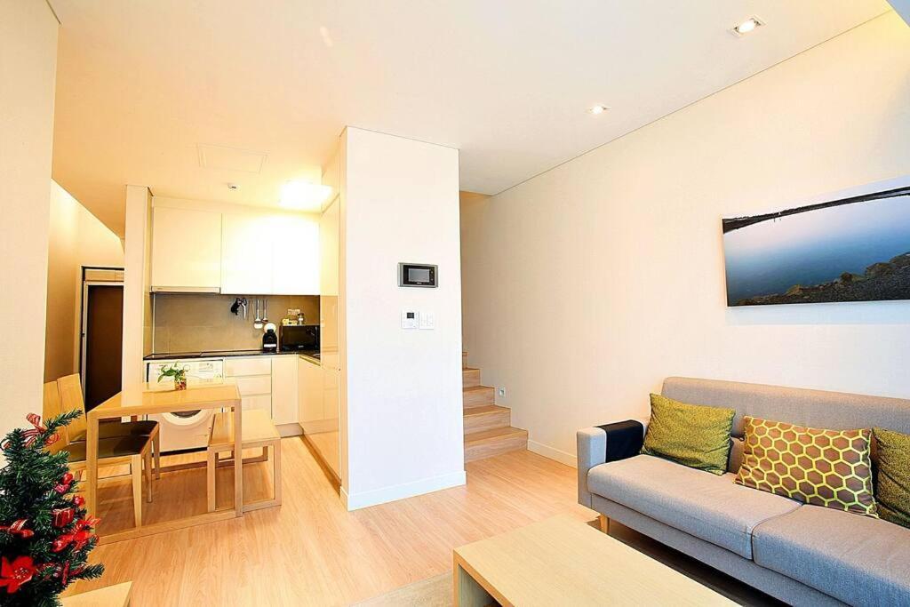 Coveted Palms Village Pension Jeju Eksteriør billede